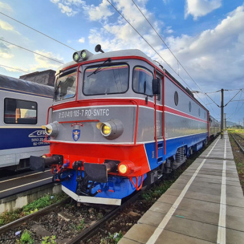 Incendii de vegetație opresc circulația trenurilor în București și Craiova