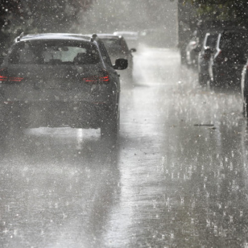 Meteorologii emit cod galben de furtună pentru Capitală