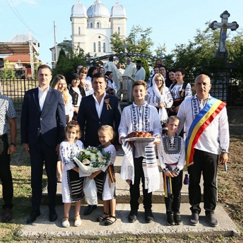 Preasfințitul Timotei Sătmăreanul, prezent la sărbătoarea satului Scarisoara Nouă