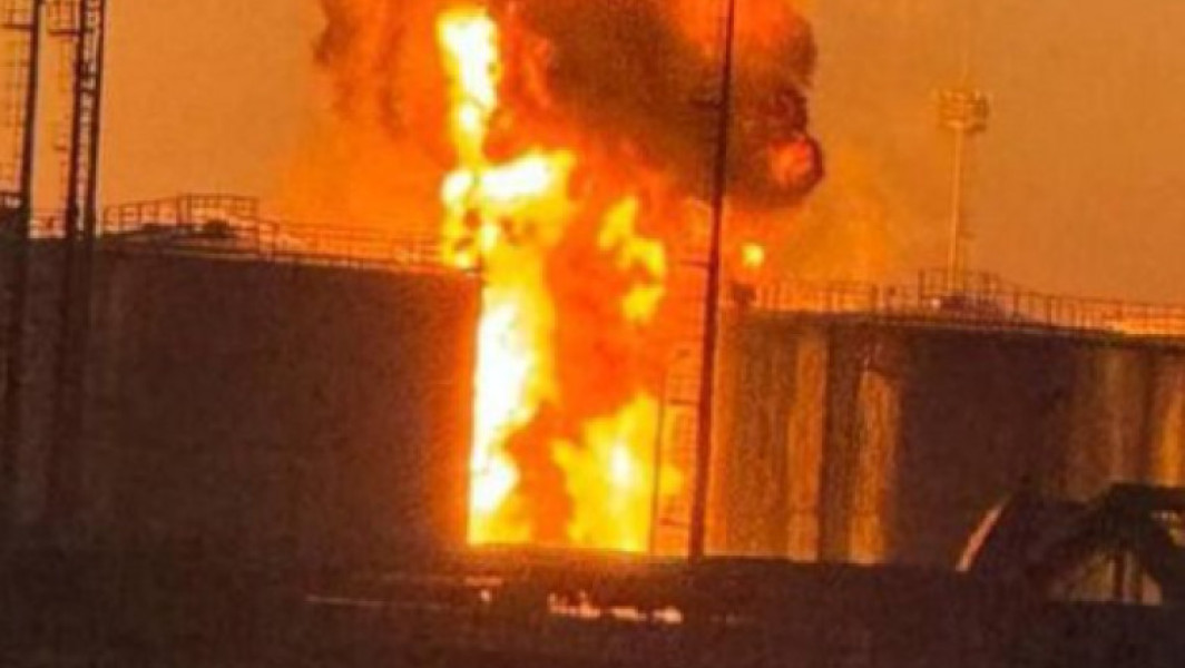 Incendiu la un depozit de petrol din Proletarsk, în urma unui atac cu drone