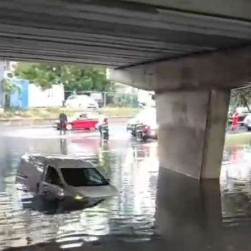 Inundații severe în Cluj-Napoca și avertizări meteorologice pentru furtuni