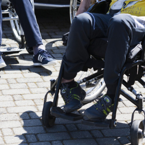 Persoanele cu handicap grav și accentuat vor avea transport interurban gratuit