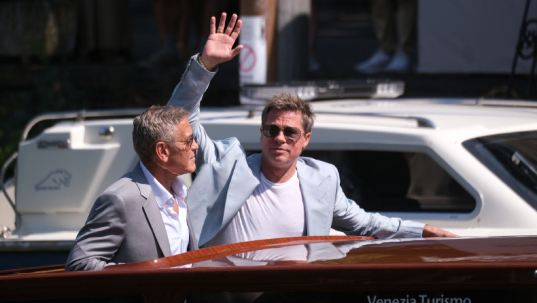 Brad Pitt și George Clooney promovează noul film "Wolfs" la Festivalul de Film de la Veneția