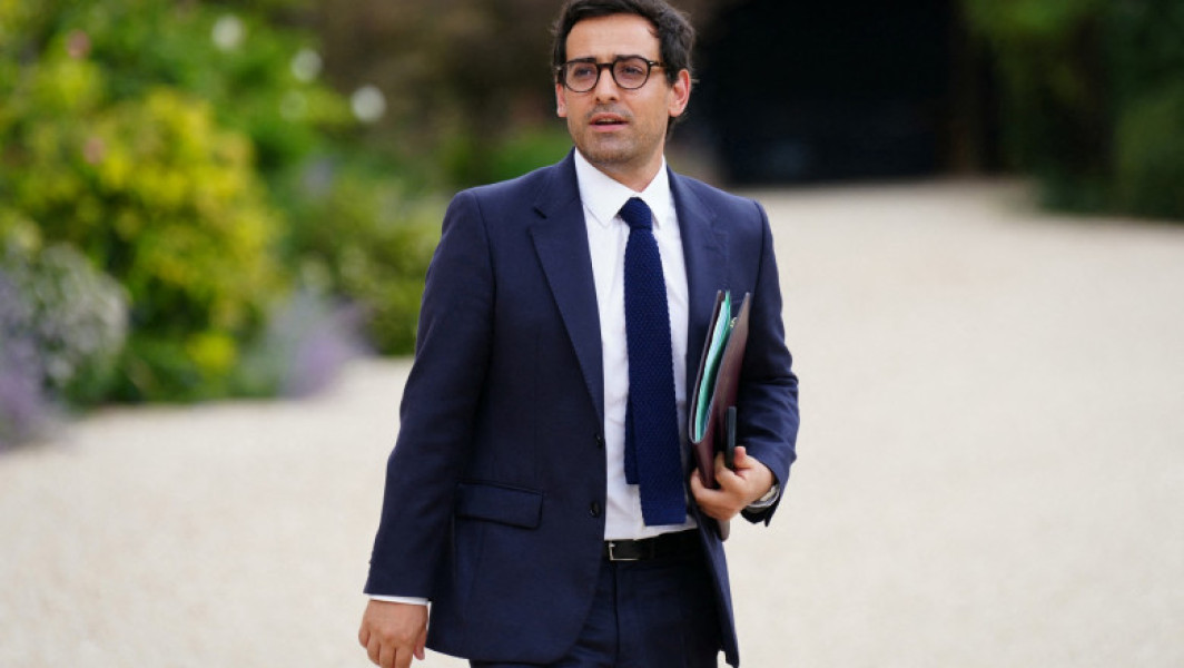 Macron îl propune pe Stephane Sejourne pentru funcția de comisar european