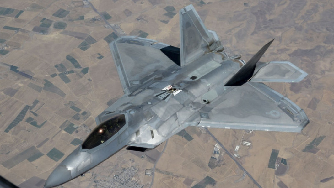 Lovituri aeriene americane împotriva grupării Stat Islamic în Siria