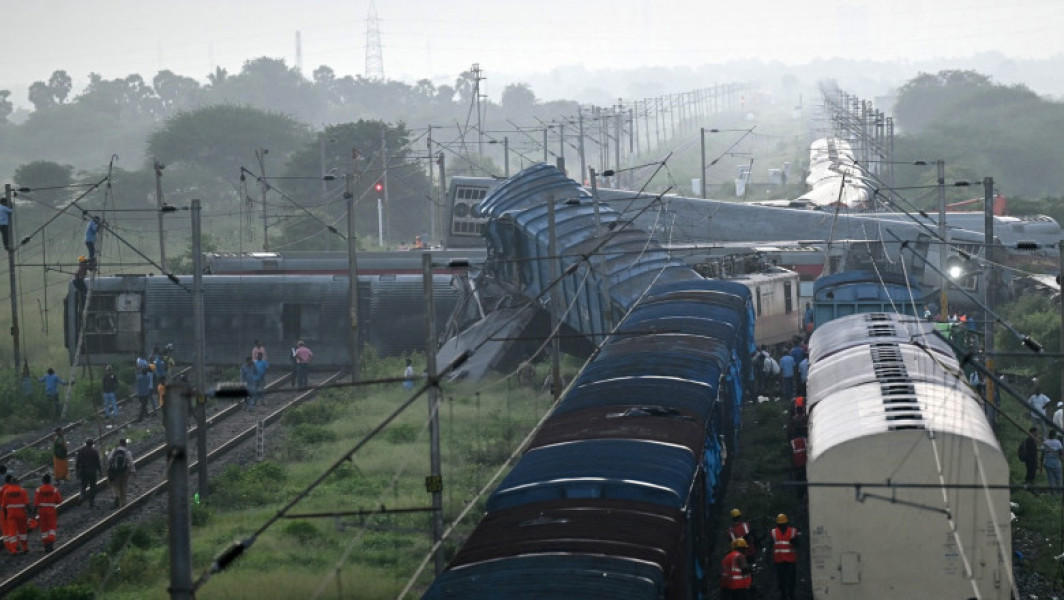 Accidente feroviare grave în India: ciocnirea trenului Mysuru-Darbhanga Bagmati cu un tren de marfă