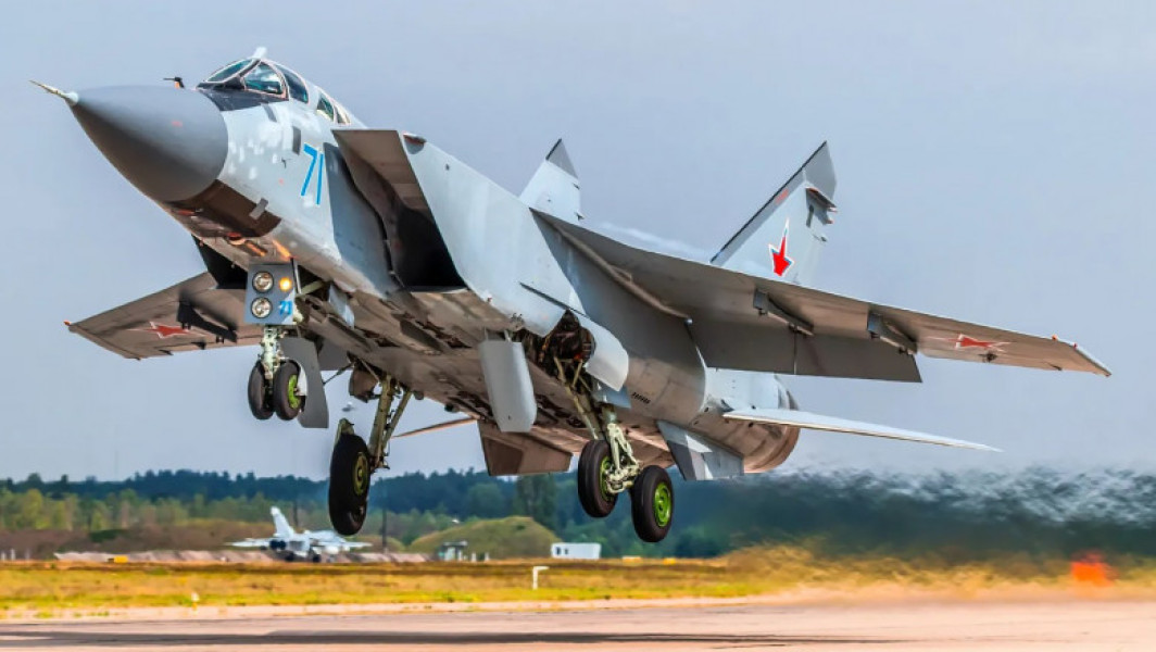 Două avioane MiG-31K transferate în Belarus, semnal de apărare pentru Rusia