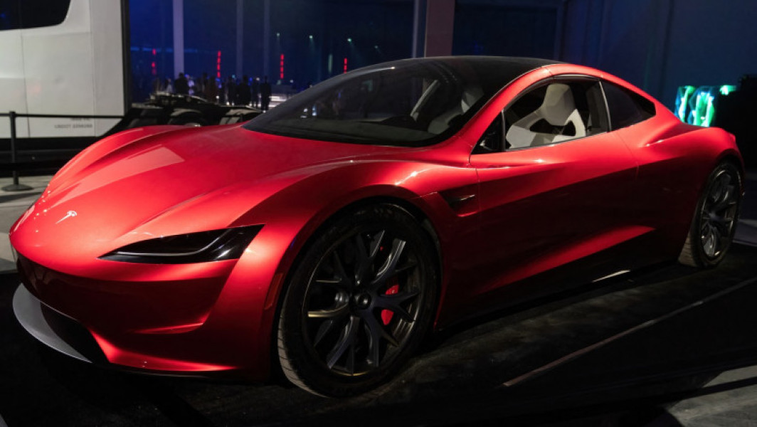 Întârzierea lansării Tesla Roadster este confirmată de Elon Musk