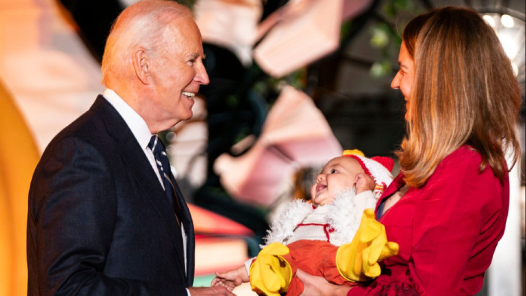 Joe Biden și Jill Biden sărbătoresc Halloweenul cu copiii la Casa Albă
