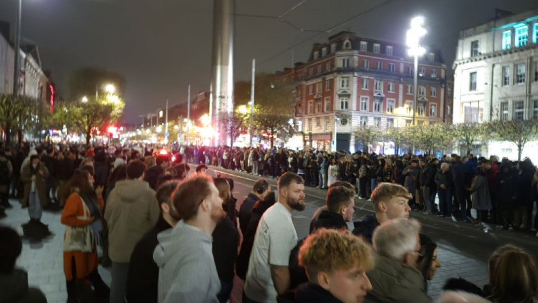 Mii de oameni, păcăliți de o farsa a paradei de Halloween în Dublin