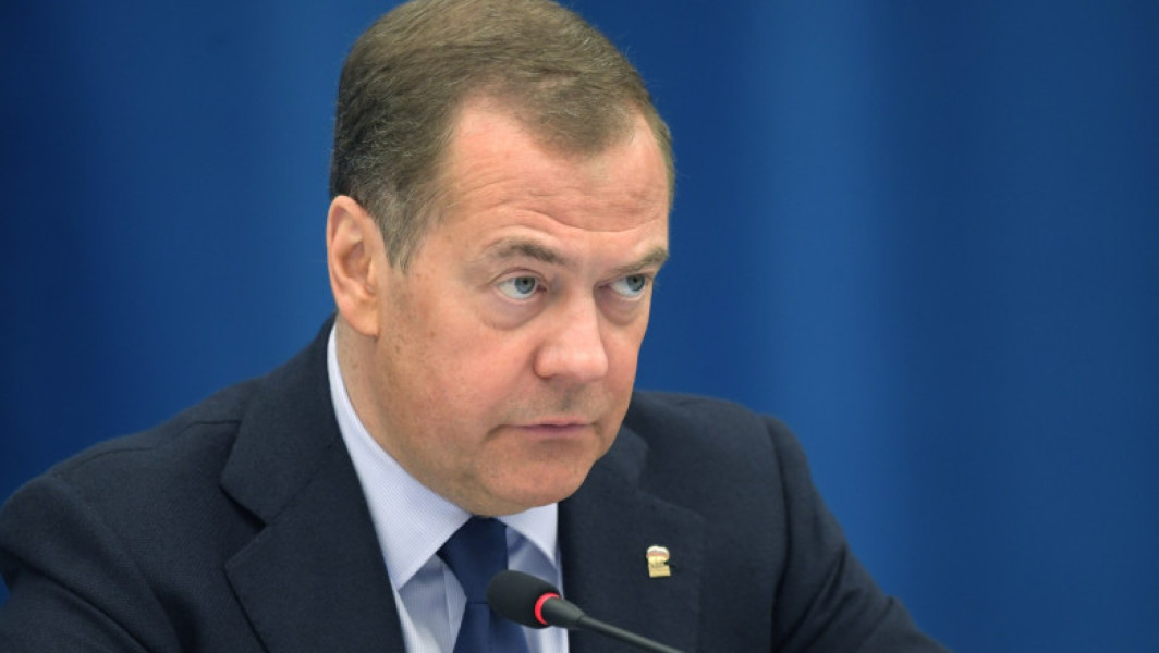 Medvedev avertizează pe Trump: Nu încerca să oprești invazia în Ucraina