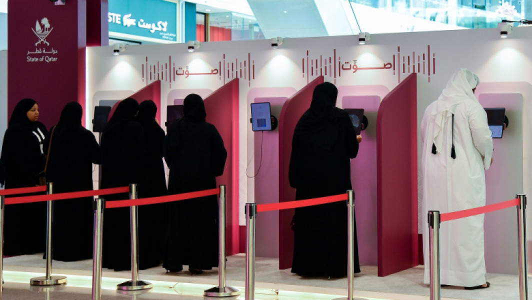 Qatarul abolește alegerile legislative prin referendum