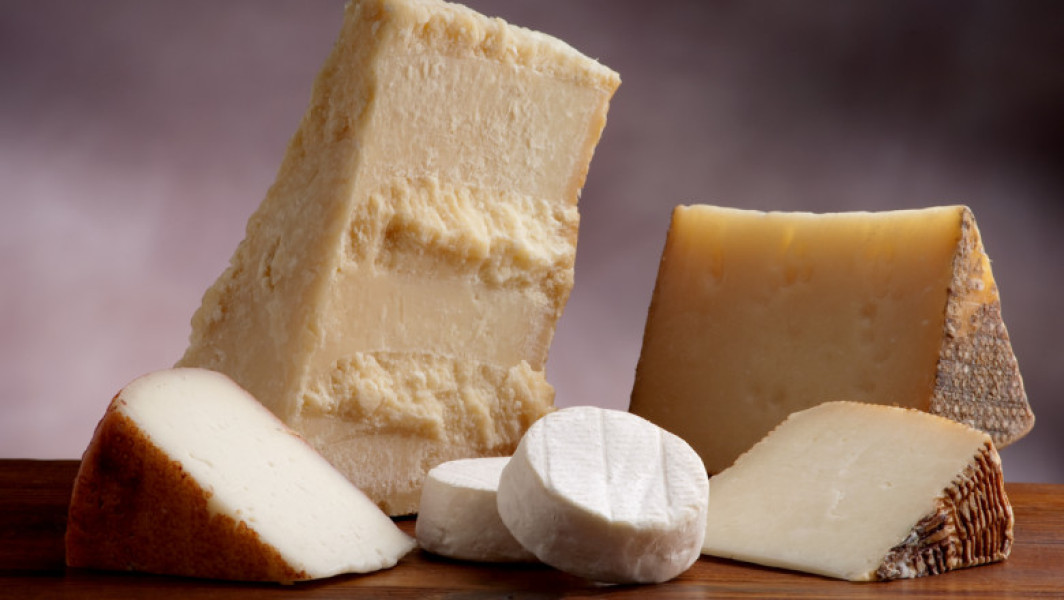 Furtul spectaculos de brânză: 22 de tone de cheddar dispărute misterios