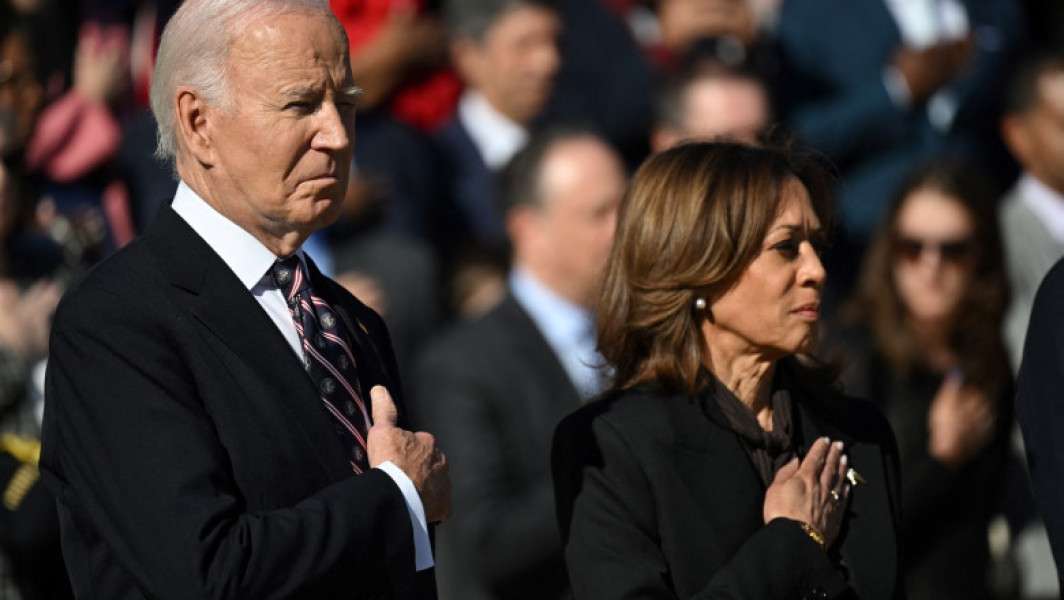 Joe Biden și Kamala Harris marchează Ziua Veteranilor la Arlington