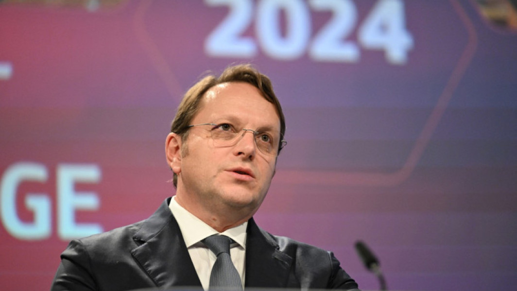 Parlamentul European amână decizia privind numirea lui Oliver Varhelyi ca comisar european