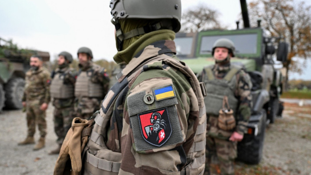 Brigada ucraineană "Ana de Kiev" se pregătește pentru luptă după antrenamentul în Franța