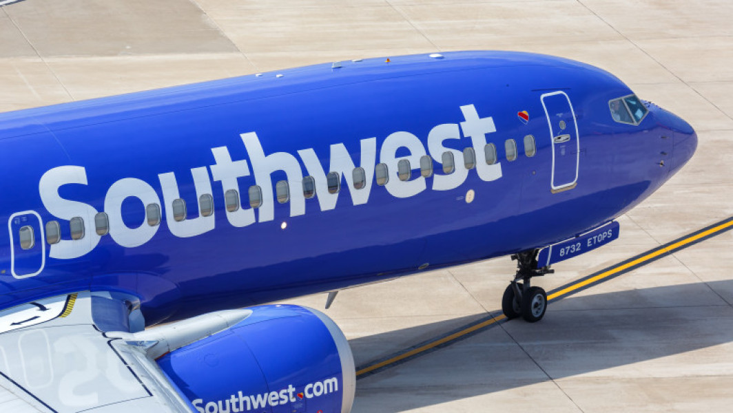 Glonțul lovește un avion Southwest Airlines la decolare în Dallas