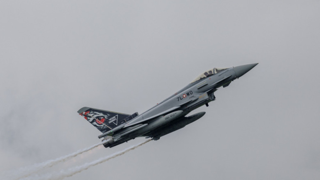 Deficiențe în monitorizarea spațiului aerian al Austriei din cauza lipsei de piloți