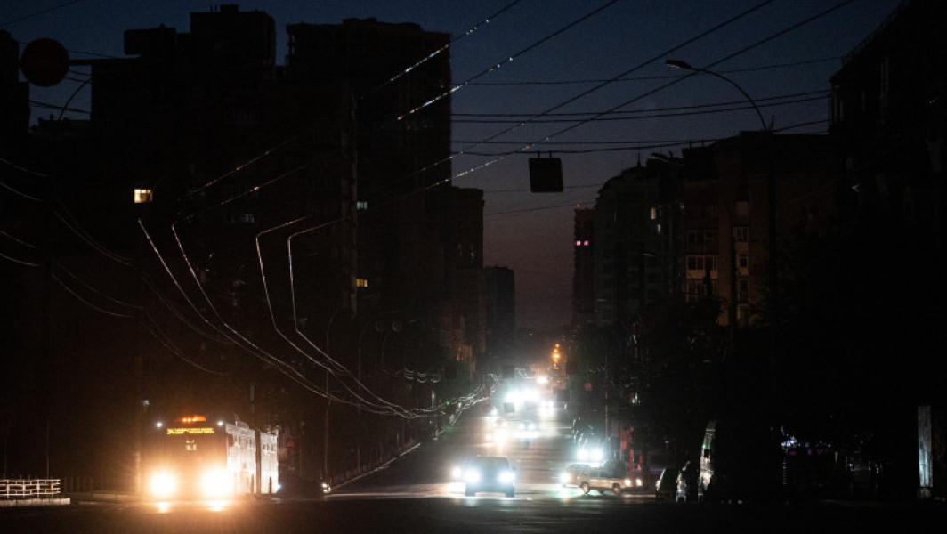 Ucraina impune măsuri de restricție la consumul de electricitate după atacurile rusești
