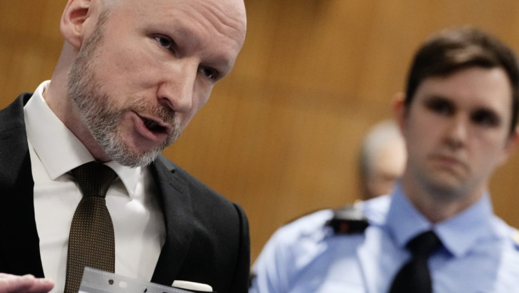 Procuratura din Norvegia se opune eliberării anticipate a lui Anders Behring Breivik
