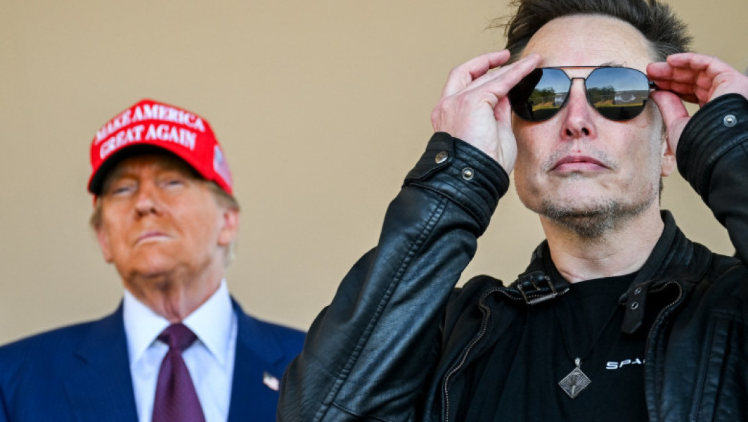 Musk acuză parlamentarii britanici de cenzură și promite că îi va chema în SUA