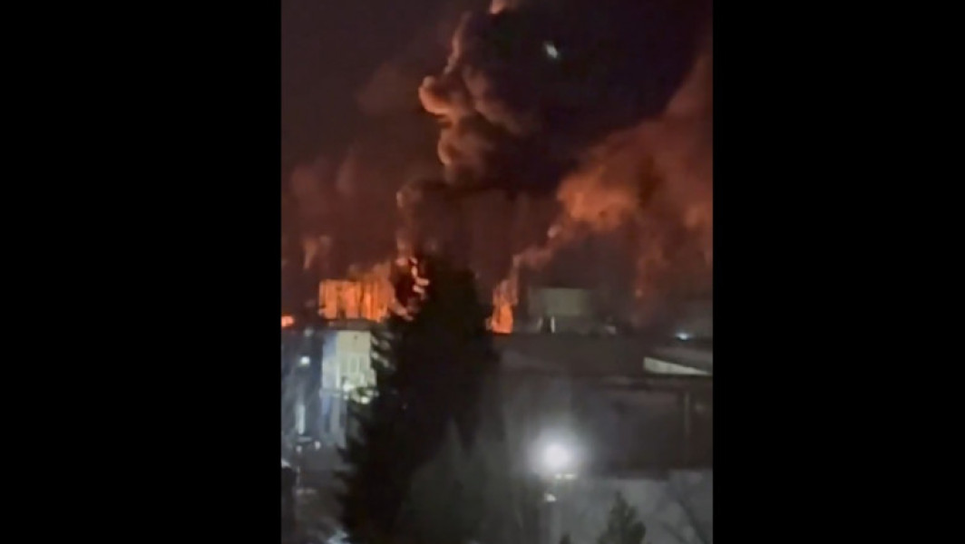 Drone kamikaze ucrainene atacă un depozit de carburant în Rusia