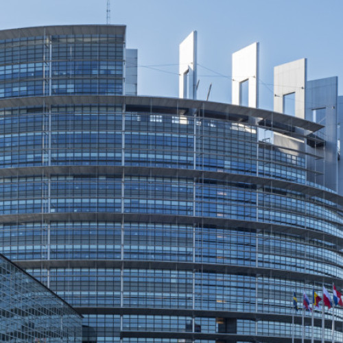 Eurodeputații cer acțiuni rapide împotriva agresiunii Rusiei în Ucraina