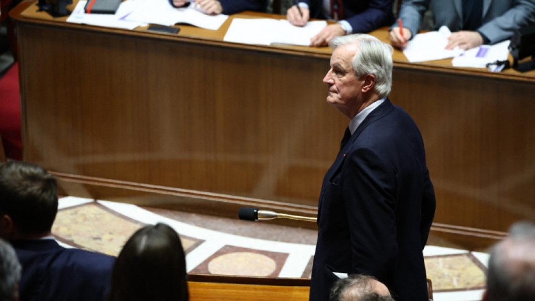 Guvernul francez se confruntă cu o motiune de cenzură care îi amenință supraviețuirea