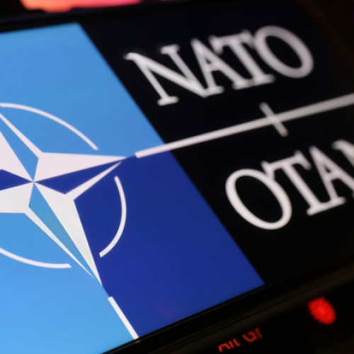 Minstrul luxemburghez respinge aderarea Ucrainei la NATO, dar susține integrarea în UE