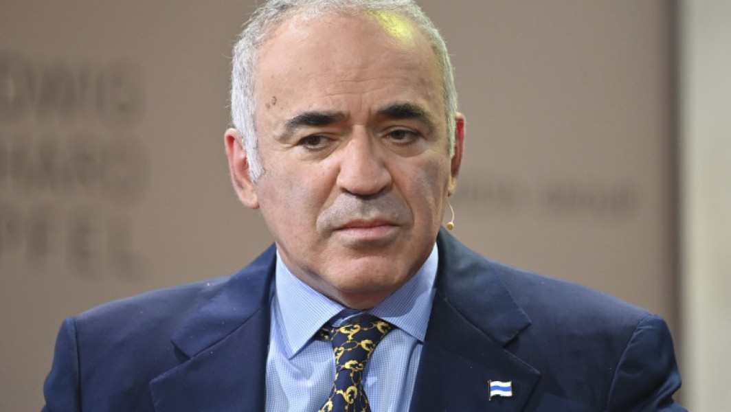 Garry Kasparov denunță implicarea Rusiei în alegerile prezidențiale din România