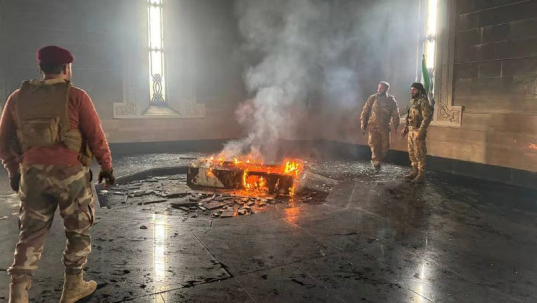 Mormântul lui Hafez al-Assad a fost incendiat de rebeli în Siria