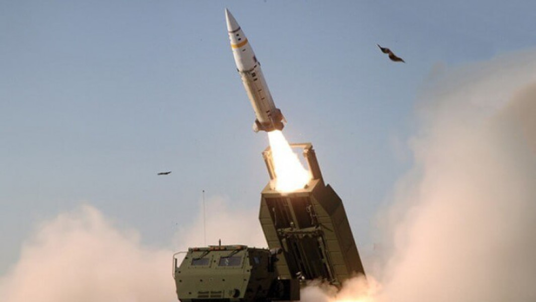 Ucraina atacă un aerodrom militar în Rusia, iar Moscova amenință cu represalii