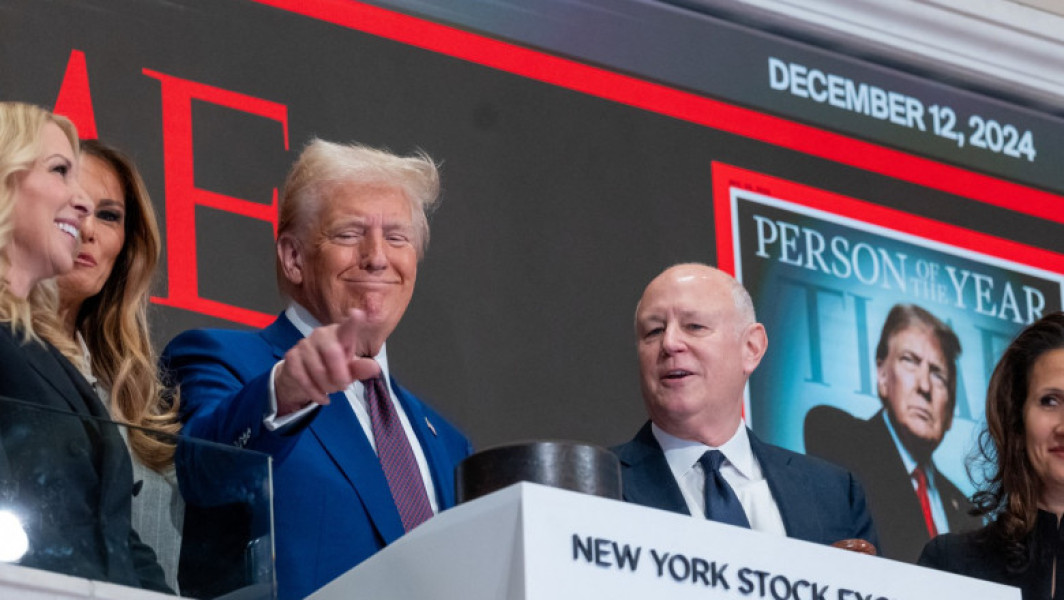 Donald Trump deschide Bursa de Valori din New York după ce a fost desemnat "Omul Anului"