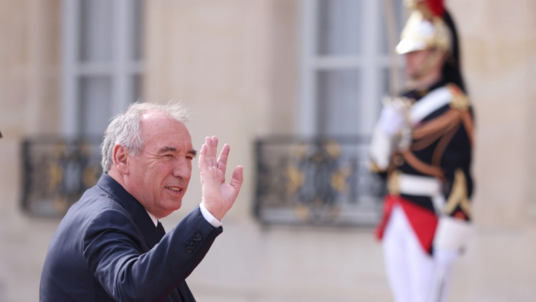 Francois Bayrou numit prim-ministru al Franței într-un context politic complicat