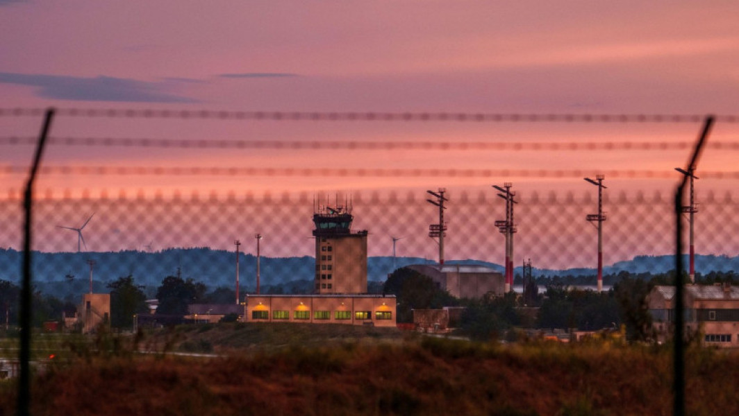 Drone neidentificate observate deasupra unor obiective sensibile în Germania