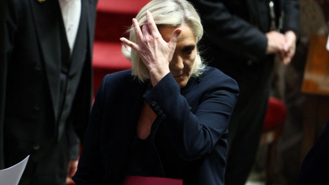 Marine Le Pen își schimbă strategia în politica franceză