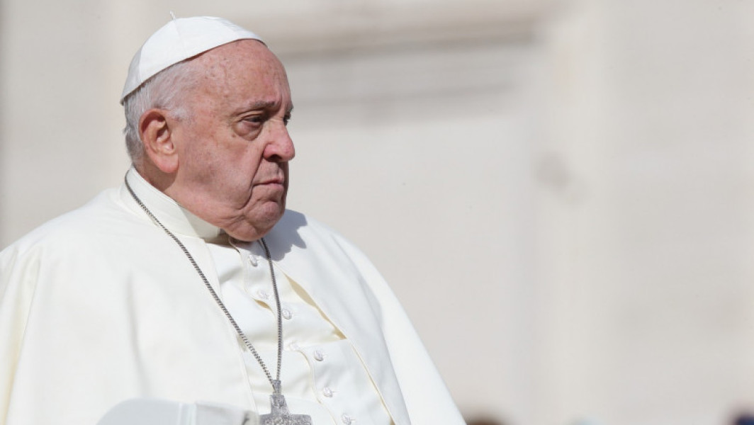 Papa Francisc condamnă excesele sistemului financiar și pledează pentru anularea datoriilor