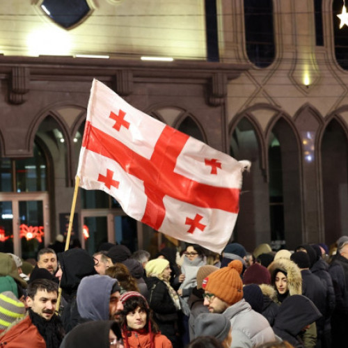 Mii de georgieni protestează împotriva guvernului