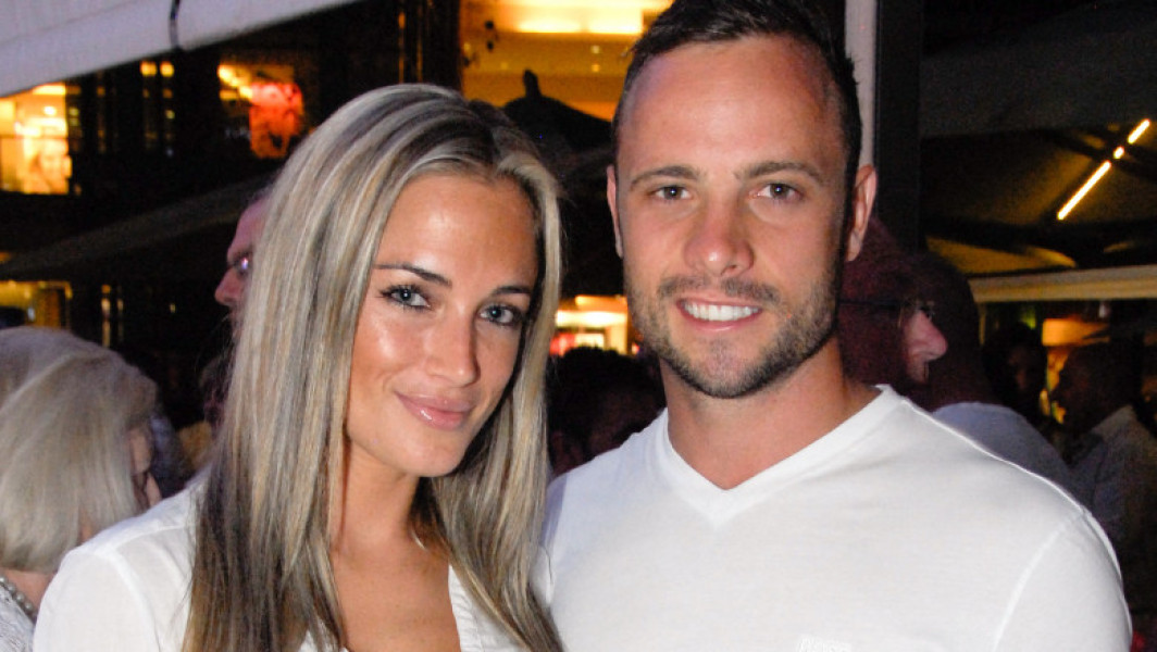 Oscar Pistorius are o nouă relație, iar familia lui Reeva Steenkamp emite avertismente