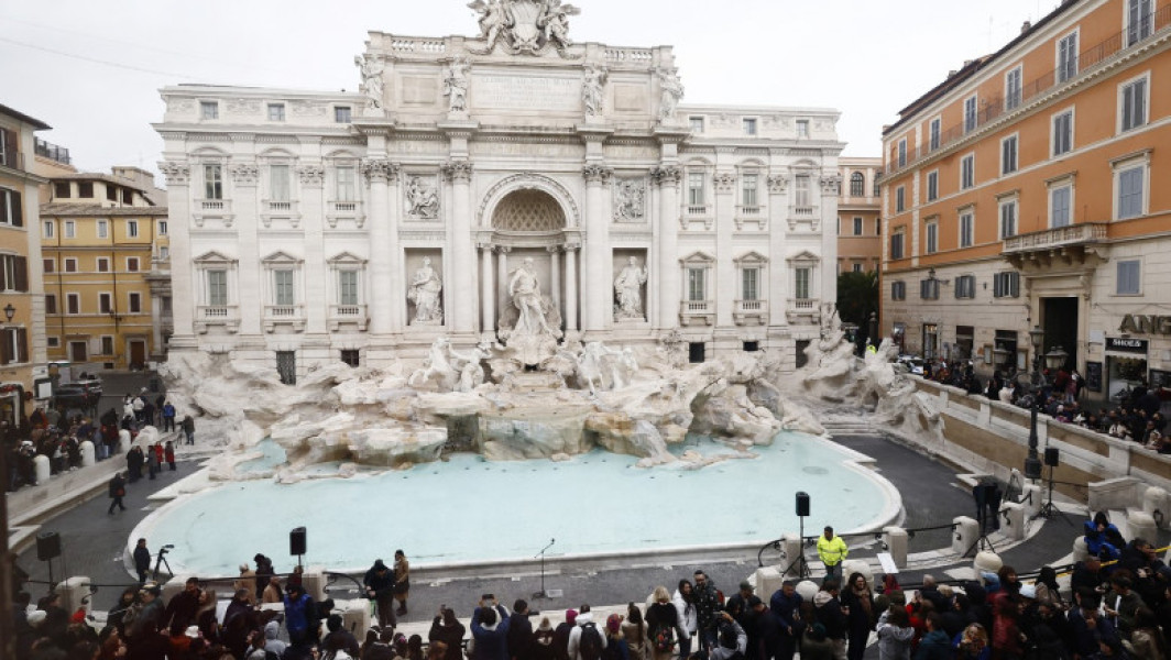 Fontana di Trevi din Roma s-a redeschis după restaurare
