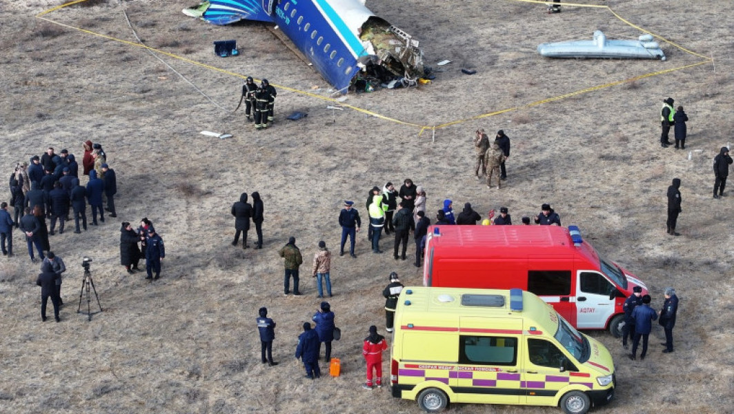 Avionul Azerbaijan Airlines prăbușit în Kazahstan: 38 de morți și posibile implicații de atac antiaerian