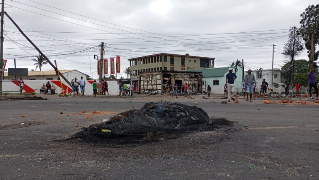 Peste 1.500 de deținuți au evadat dintr-o închisoare din Maputo