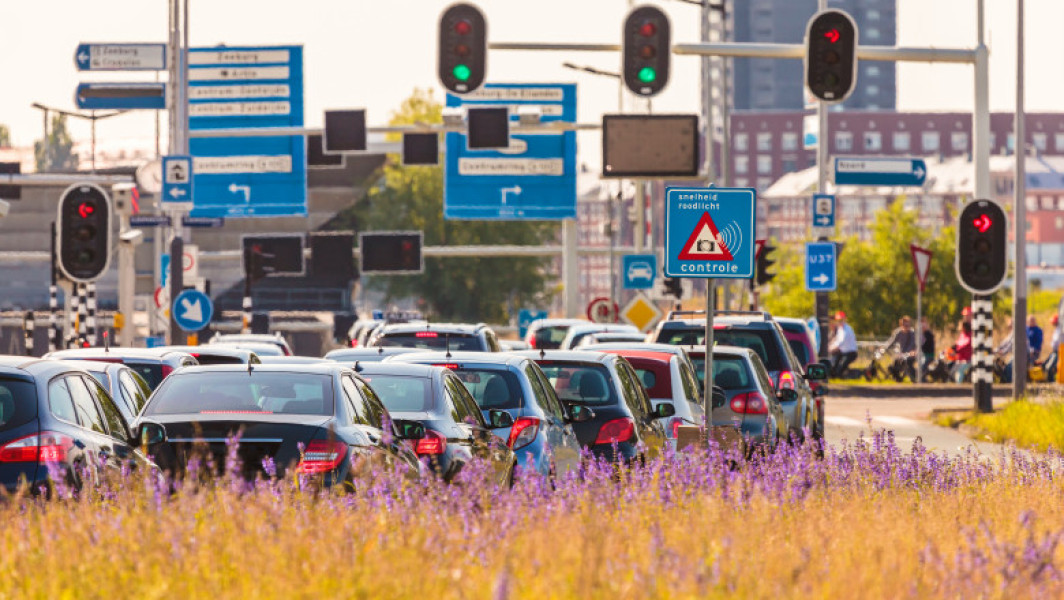 Amsterdam renunță la planurile pentru semafoare inteligente din cauza problemelor de intimitate