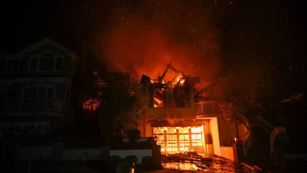 Incendiile devastatoare din Los Angeles afectează comunitățile celebrităților