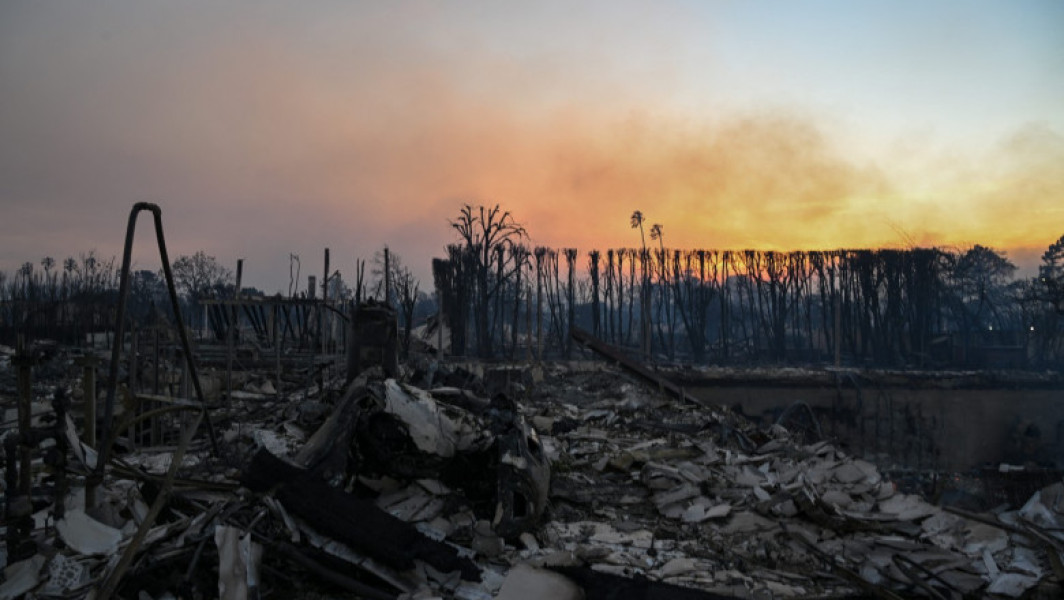 Tragedie în Los Angeles: Cinci morți și zeci de mii de evacuați din cauza incendiilor devastatoare