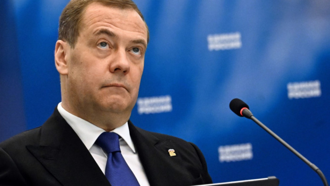 Medvedev ironizează planurile lui Trump pentru Groenlanda și Canada