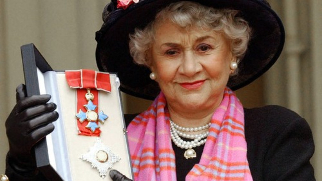 A murit Joan Plowright, celebră actriță britanică și văduva lui Laurence Olivier