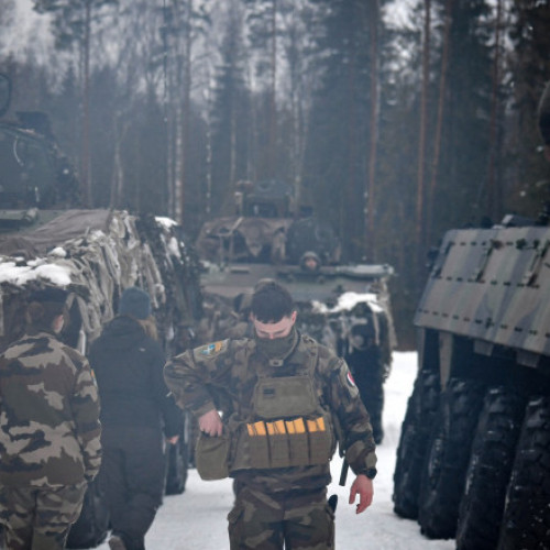 Rusia acumulează forțe militare, avertizează un general german