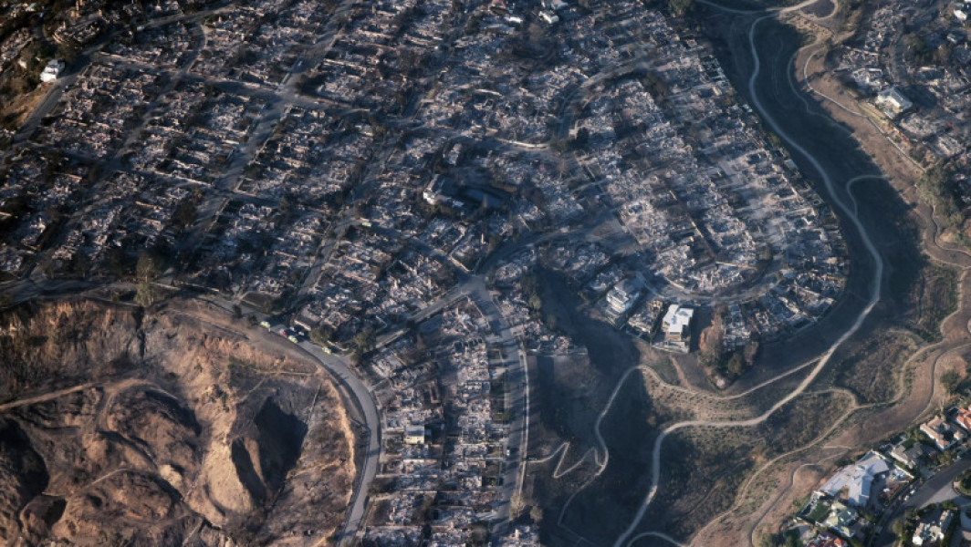 Incendiile devastatoare din Los Angeles: urbanizarea necontrolată agravează criza
