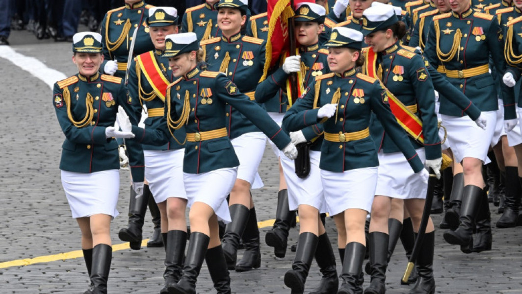 Rusia recrutează femei în forțele armate pentru unitățile militare de voluntari